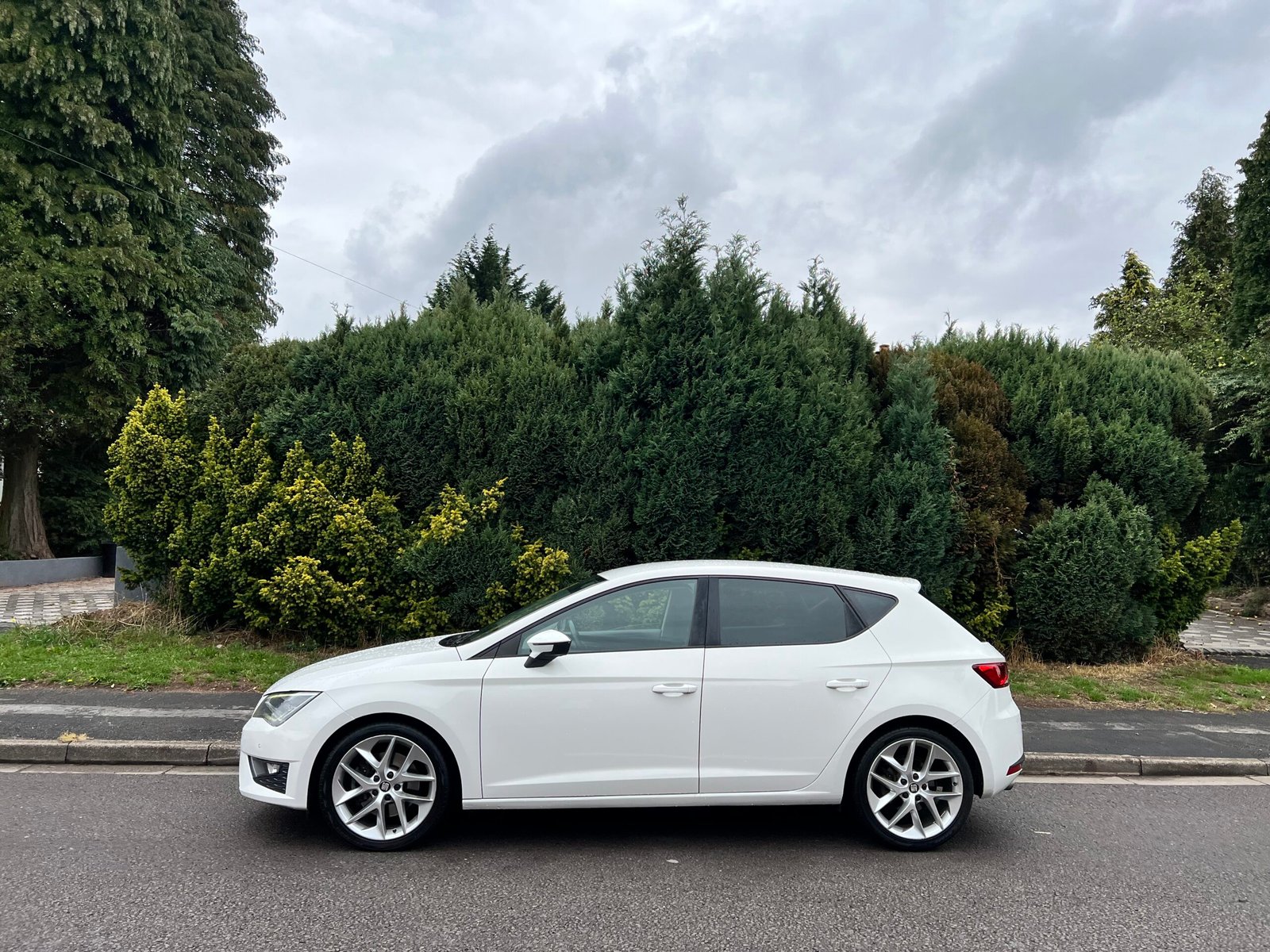 
								SEAT Leon 2.0 TDI CR FR Euro 5 (s/s) 5dr full									