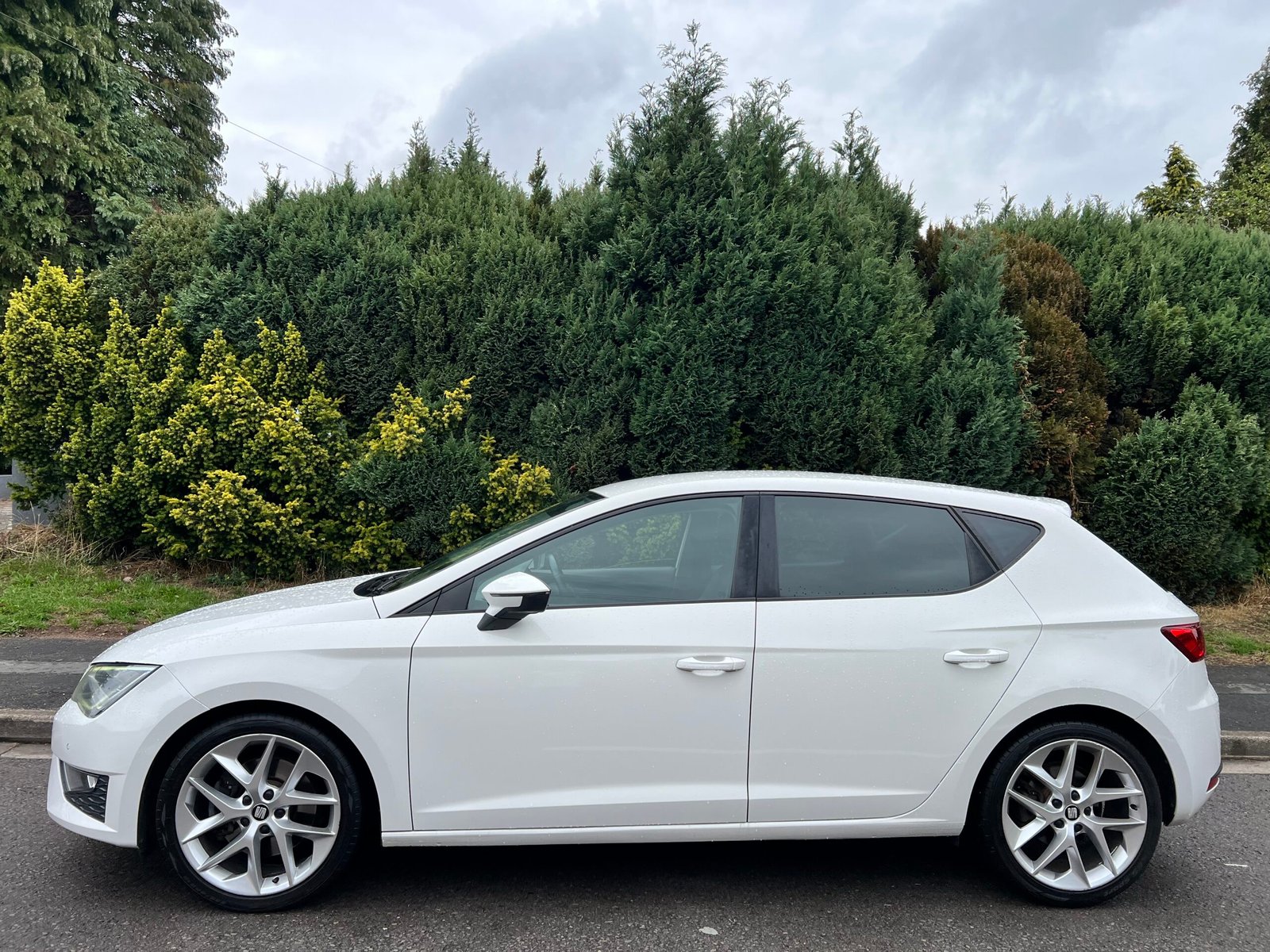 
								SEAT Leon 2.0 TDI CR FR Euro 5 (s/s) 5dr full									
