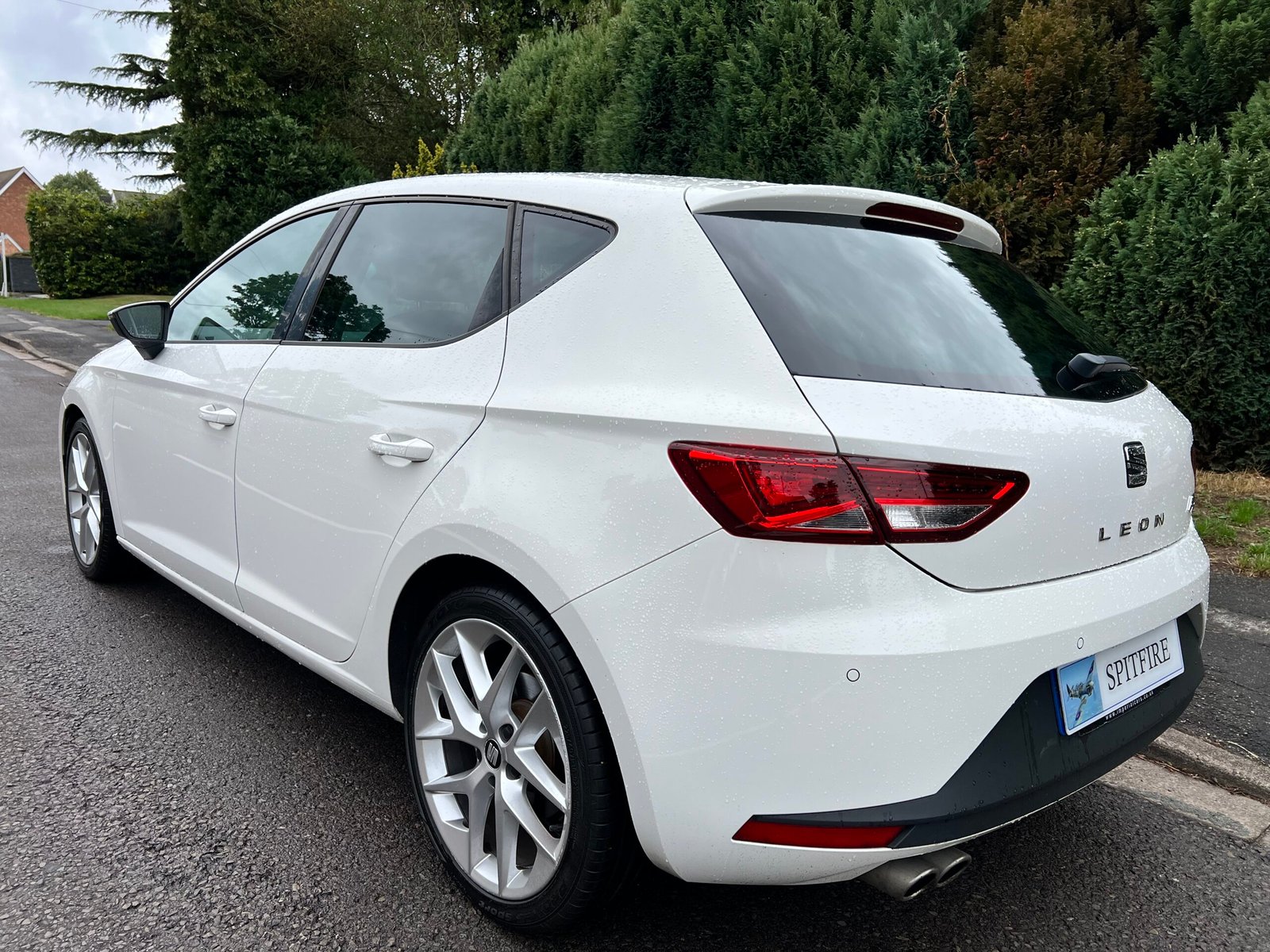 
								SEAT Leon 2.0 TDI CR FR Euro 5 (s/s) 5dr full									