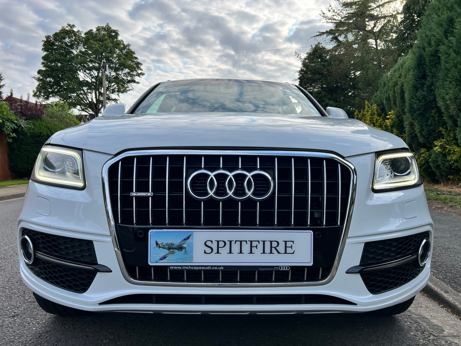 
								Audi Q5 2.0 TDI S line Plus quattro Euro 5 (s/s) 5dr full									