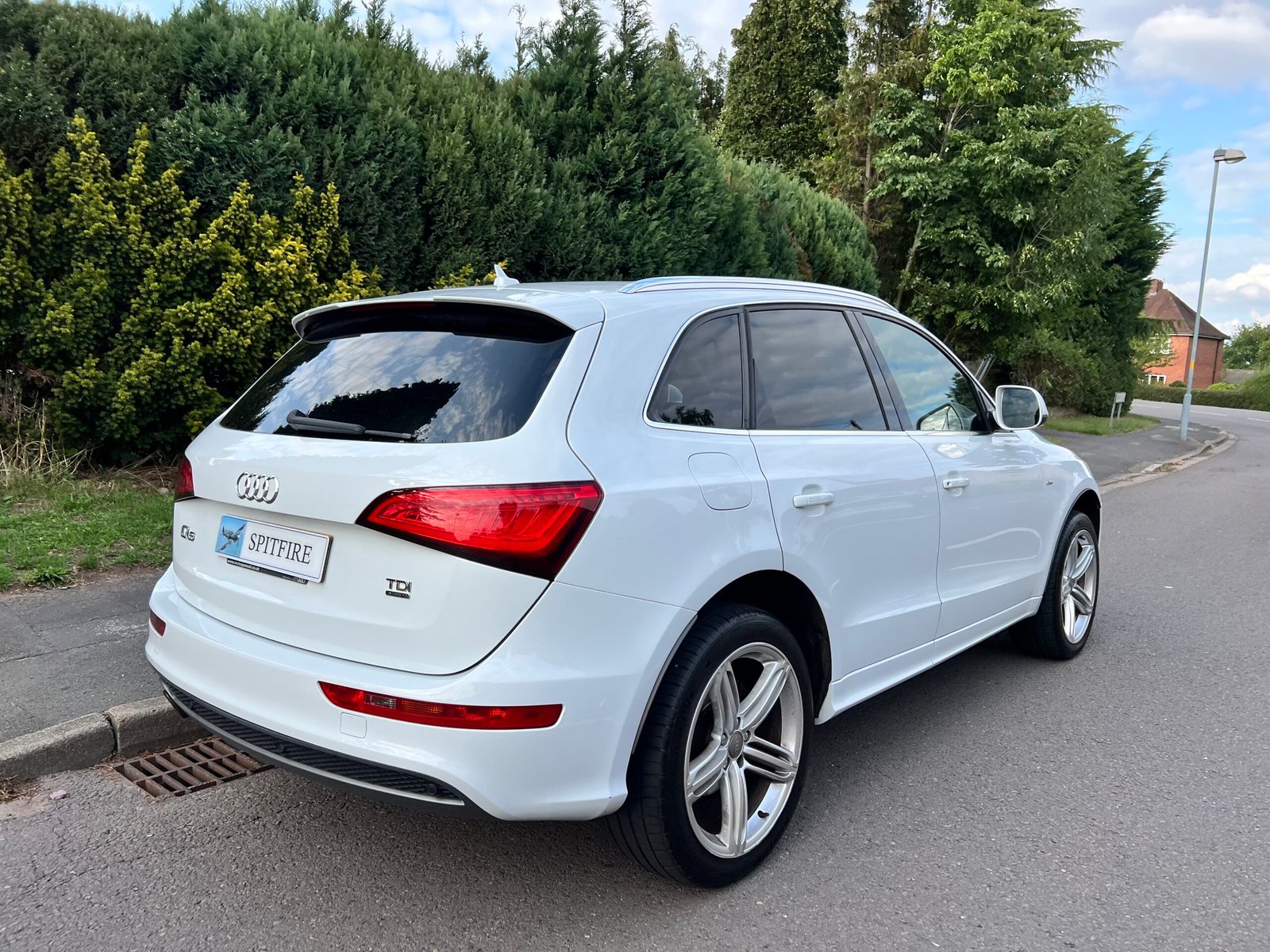 
								Audi Q5 2.0 TDI S line Plus quattro Euro 5 (s/s) 5dr full									