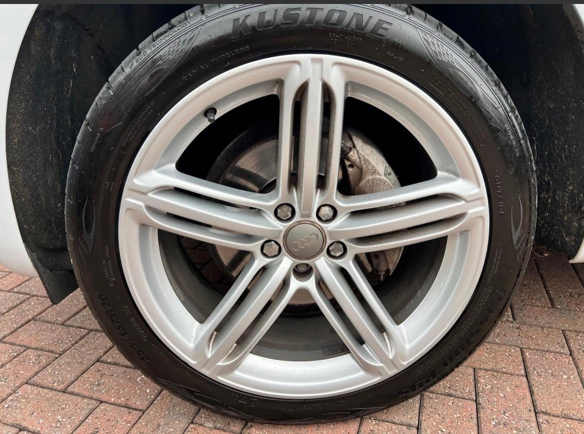 
								Audi Q5 2.0 TDI S line Plus quattro Euro 5 (s/s) 5dr full									