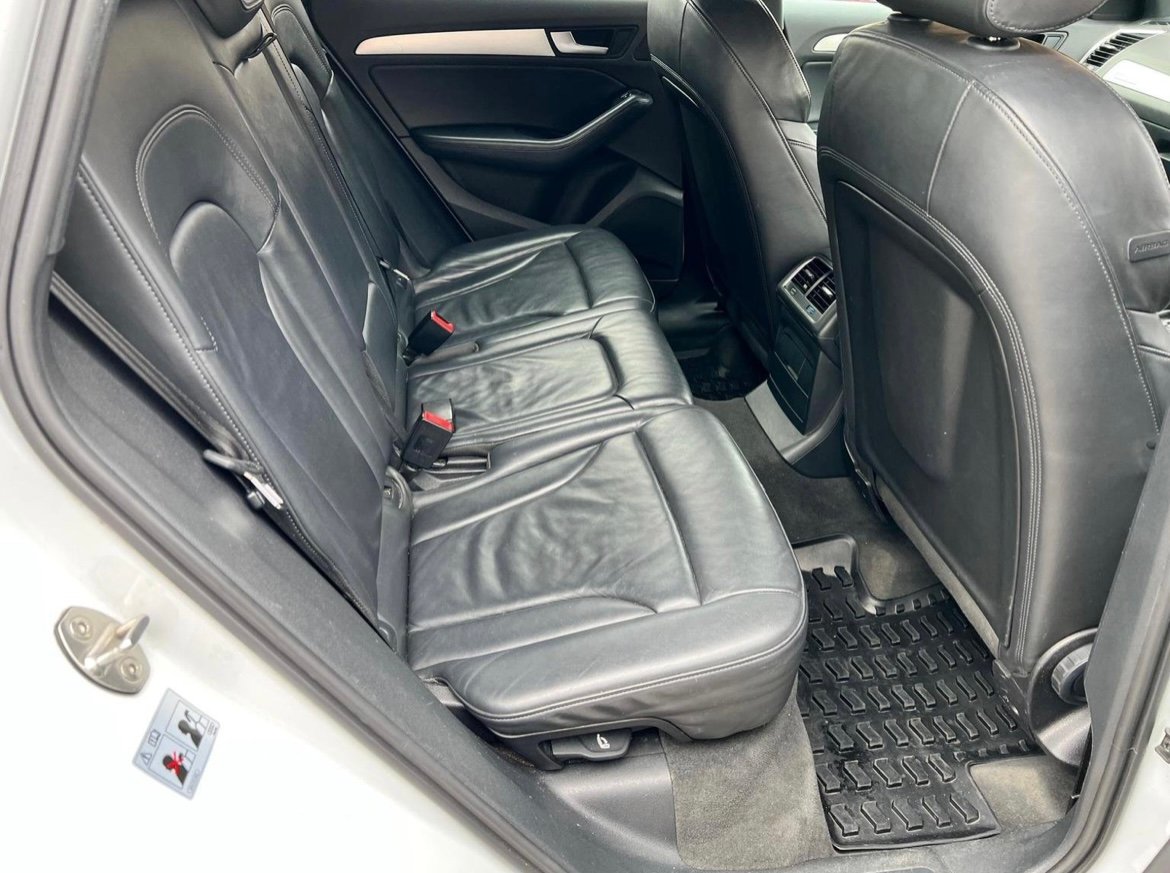 
								Audi Q5 2.0 TDI S line Plus quattro Euro 5 (s/s) 5dr full									
