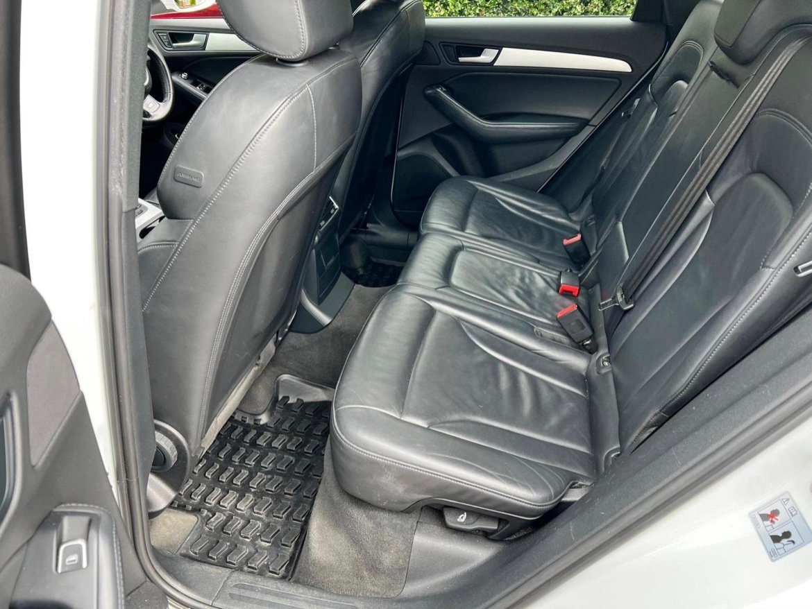 
								Audi Q5 2.0 TDI S line Plus quattro Euro 5 (s/s) 5dr full									
