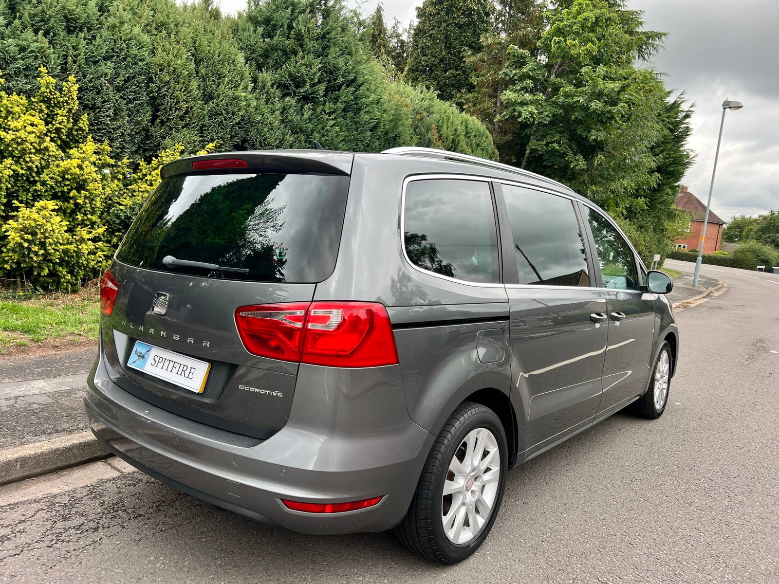 
								SEAT Alhambra 2.0 TDI Ecomotive CR SE Lux Euro 5 (s/s) 5dr full									