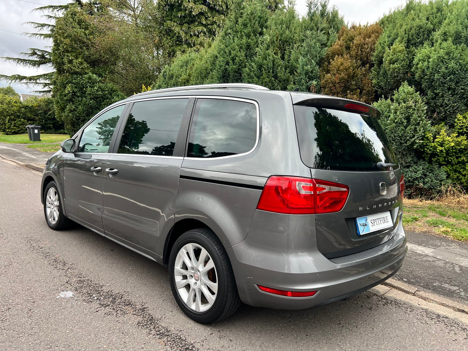 
								SEAT Alhambra 2.0 TDI Ecomotive CR SE Lux Euro 5 (s/s) 5dr full									