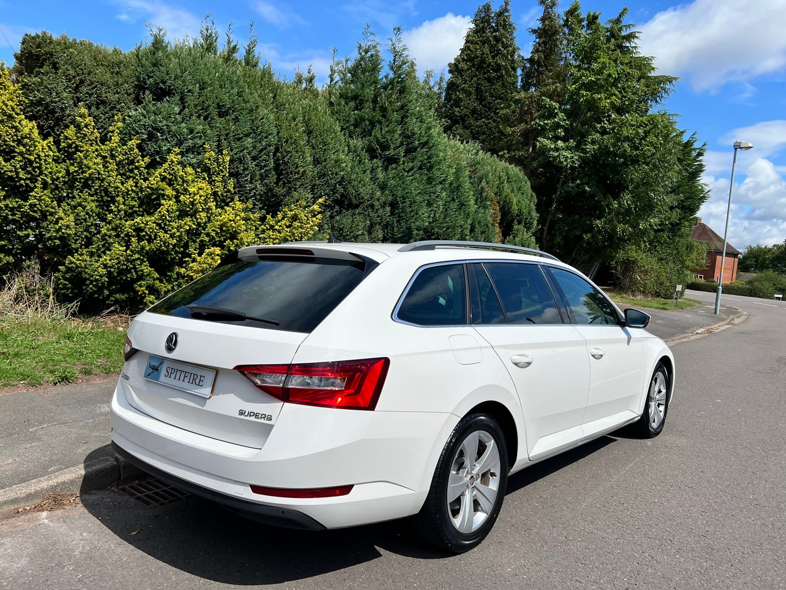 
								Skoda Superb 2.0 TDI SE Euro 6 (s/s) 5dr full									