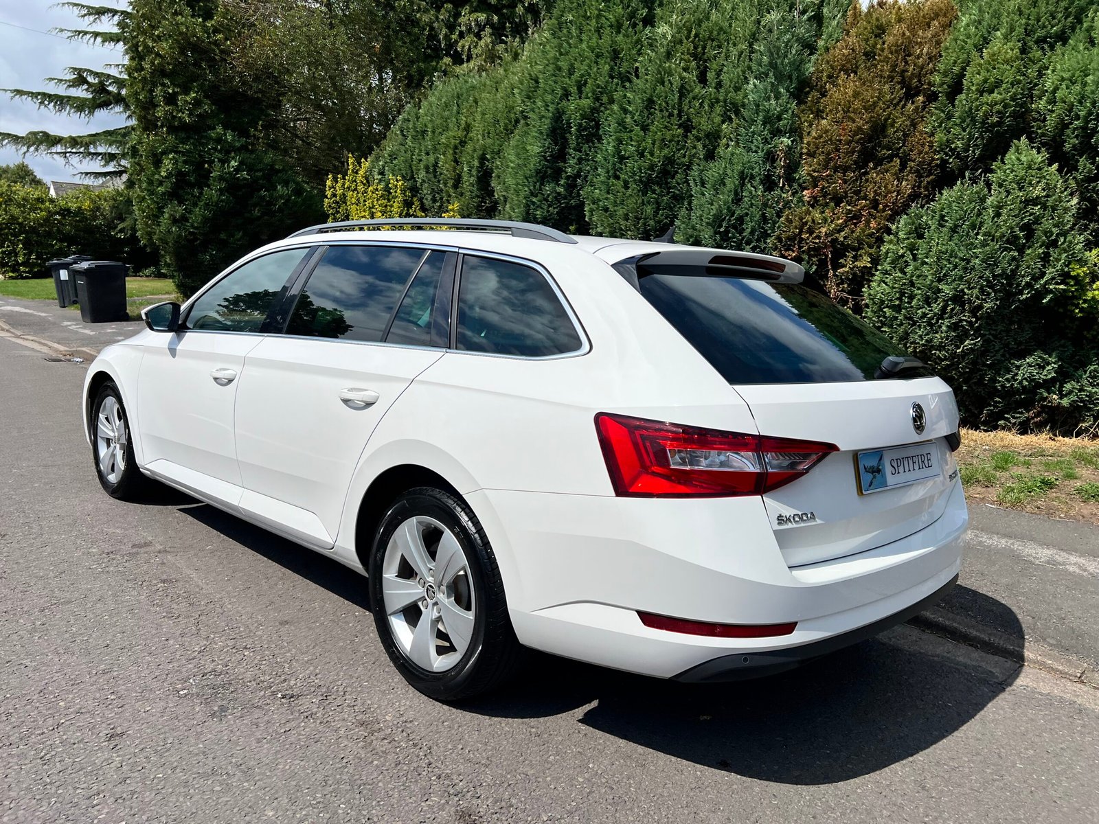 
								Skoda Superb 2.0 TDI SE Euro 6 (s/s) 5dr full									