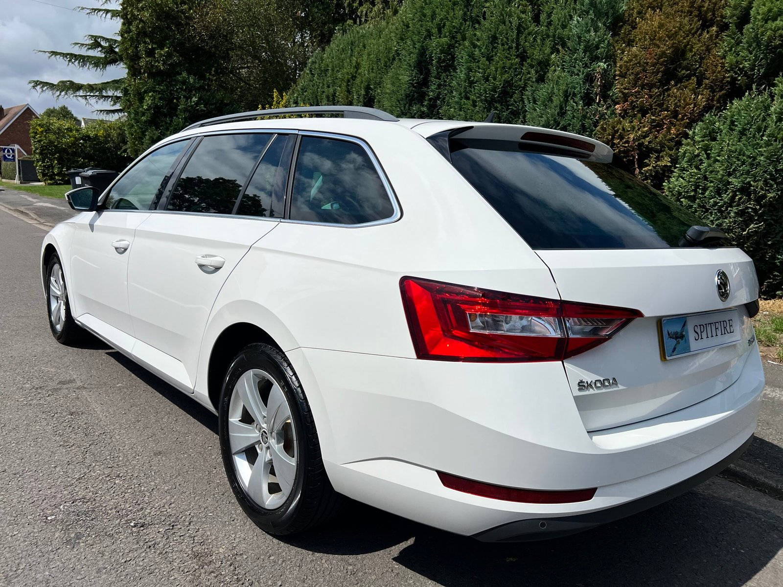 
								Skoda Superb 2.0 TDI SE Euro 6 (s/s) 5dr full									