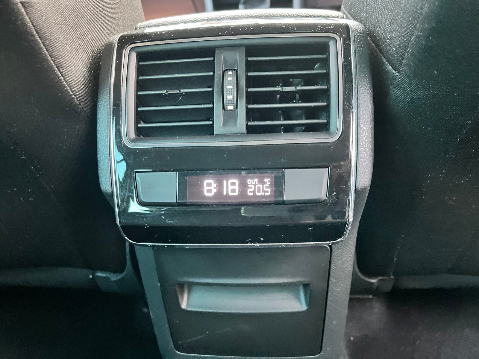 
								Skoda Superb 2.0 TDI SE Euro 6 (s/s) 5dr full									