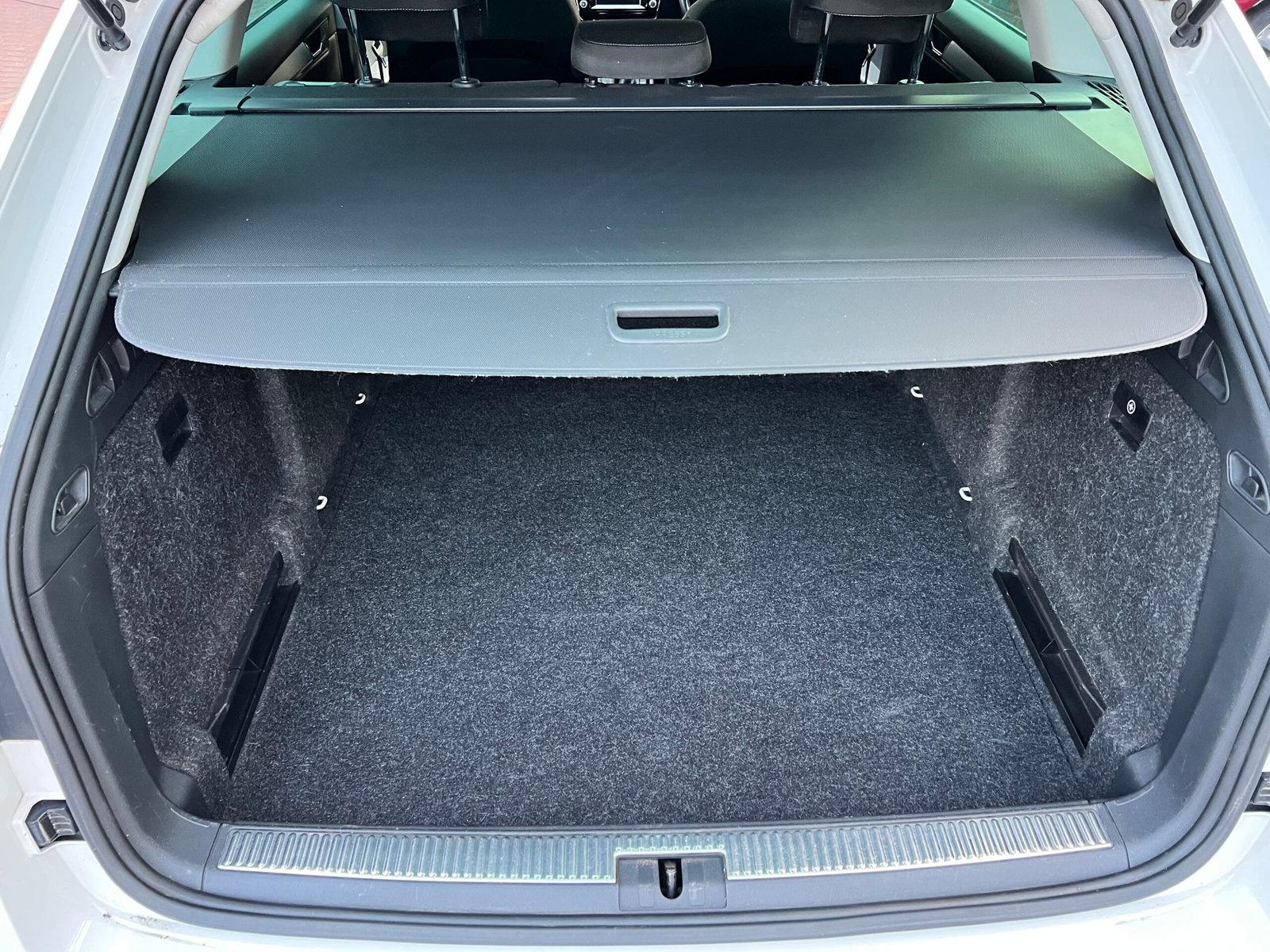 
								Skoda Superb 2.0 TDI SE Euro 6 (s/s) 5dr full									