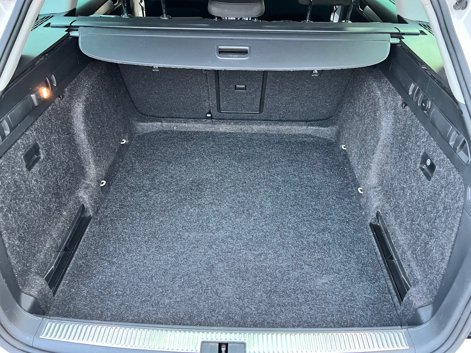 
								Skoda Superb 2.0 TDI SE Euro 6 (s/s) 5dr full									