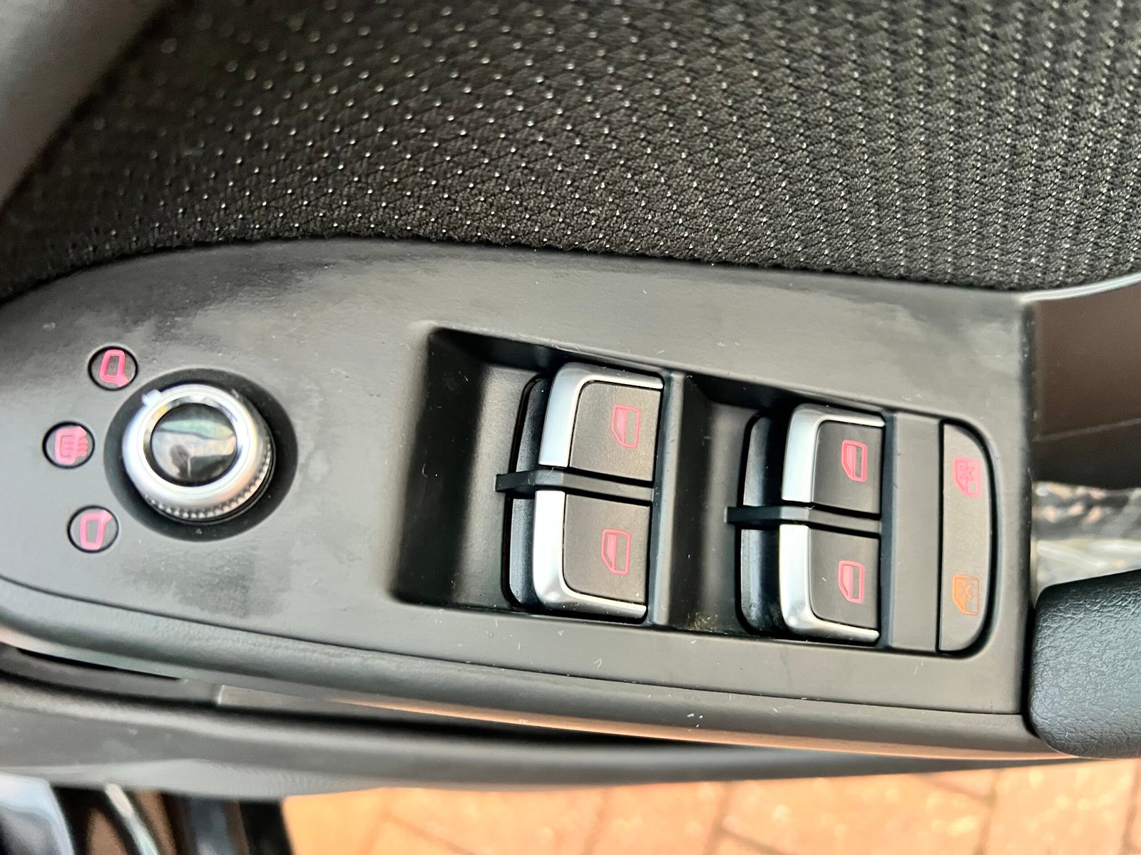 
								Audi A4 2.0 TDI Black Edition Euro 5 (s/s) 4dr full									