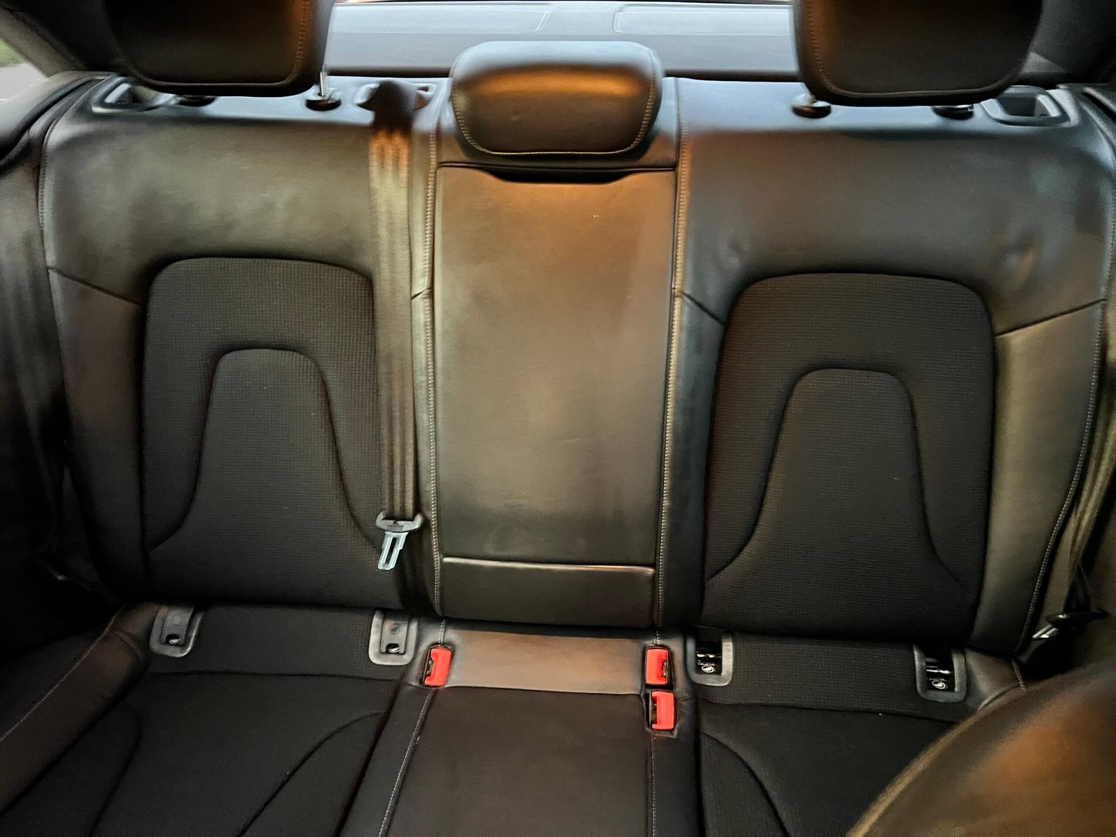 
								Audi A4 2.0 TDI Black Edition Euro 5 (s/s) 4dr full									