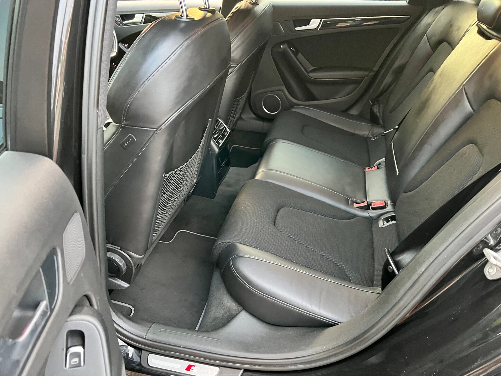 
								Audi A4 2.0 TDI Black Edition Euro 5 (s/s) 4dr full									