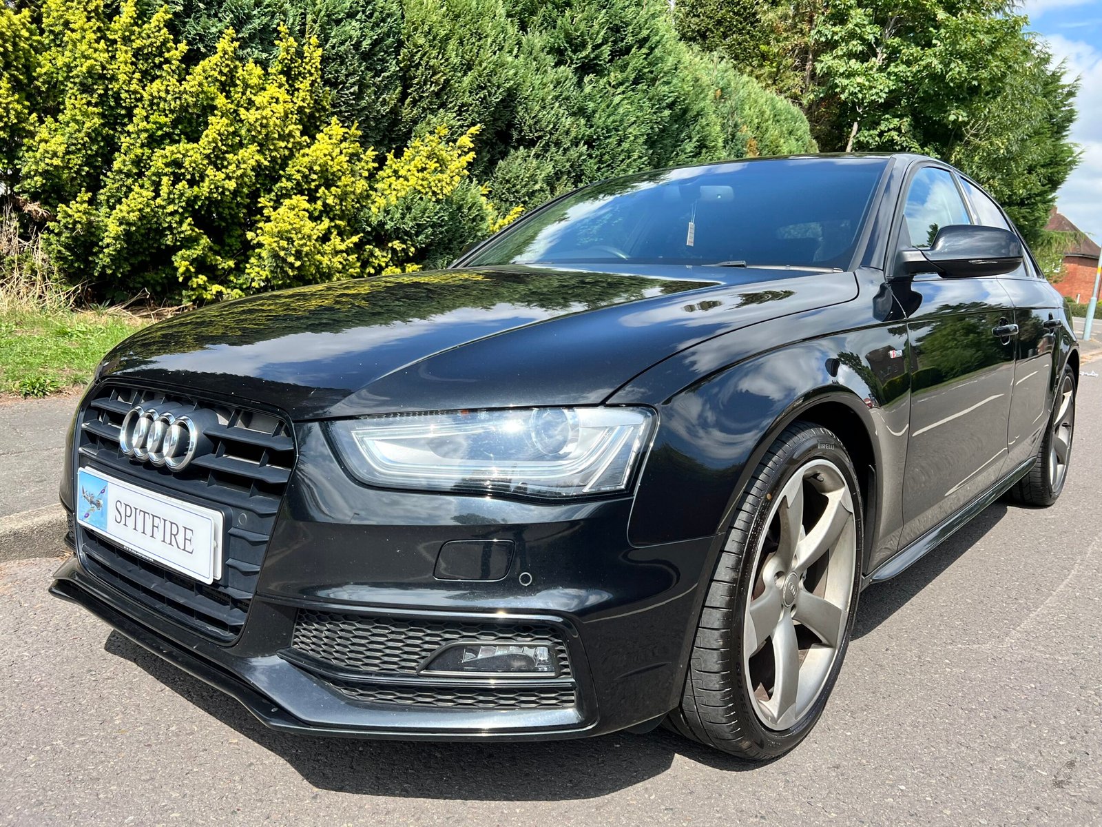 
								Audi A4 2.0 TDI Black Edition Euro 5 (s/s) 4dr full									