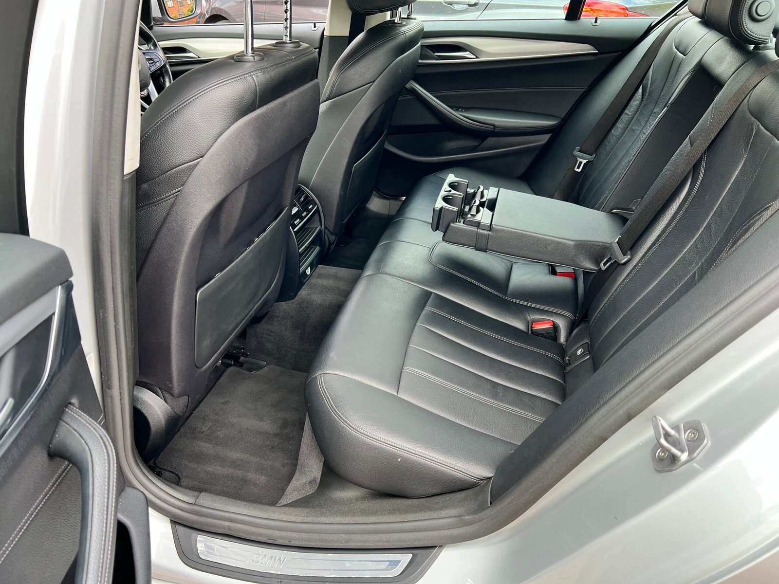 
								BMW 5 Series 2.0 520d ED SE Auto Euro 6 (s/s) 4dr full									