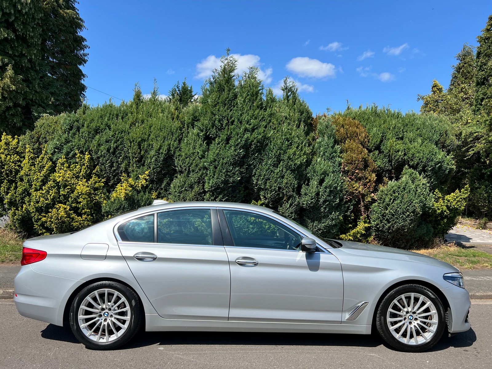 
								BMW 5 Series 2.0 520d ED SE Auto Euro 6 (s/s) 4dr full									