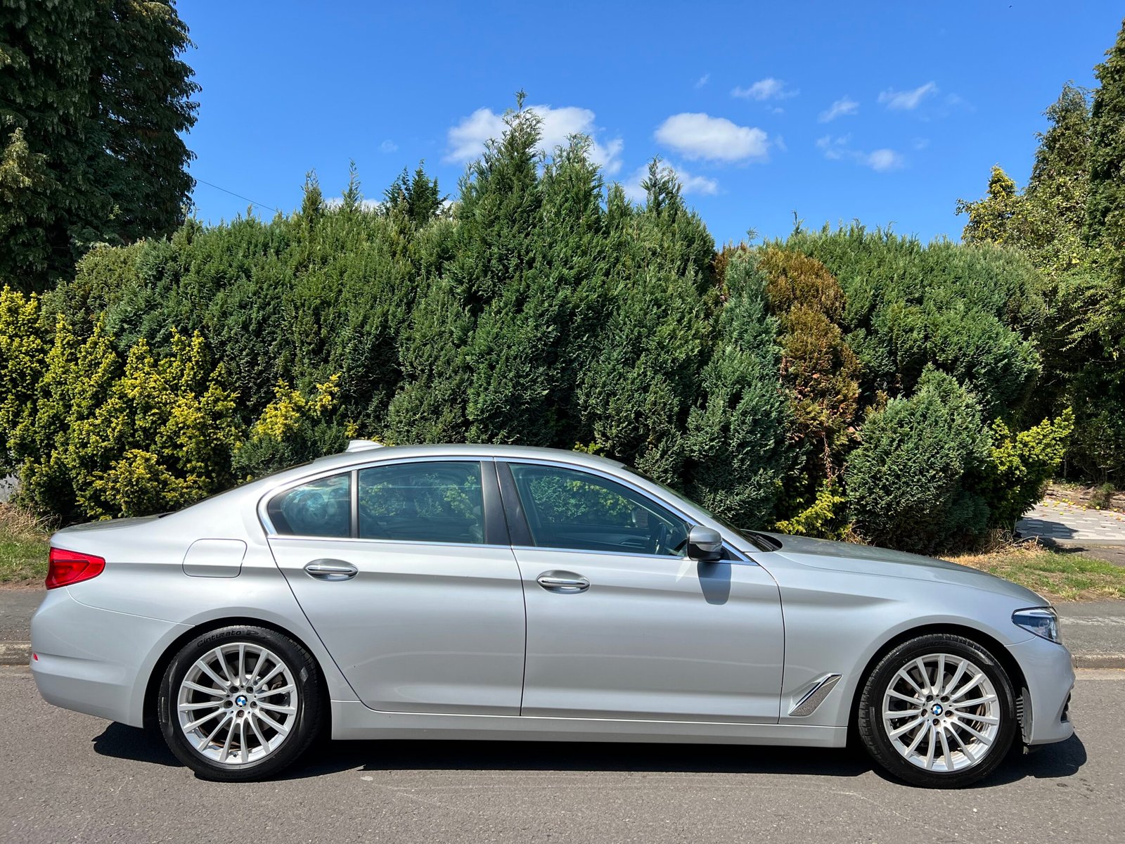 
								BMW 5 Series 2.0 520d ED SE Auto Euro 6 (s/s) 4dr full									