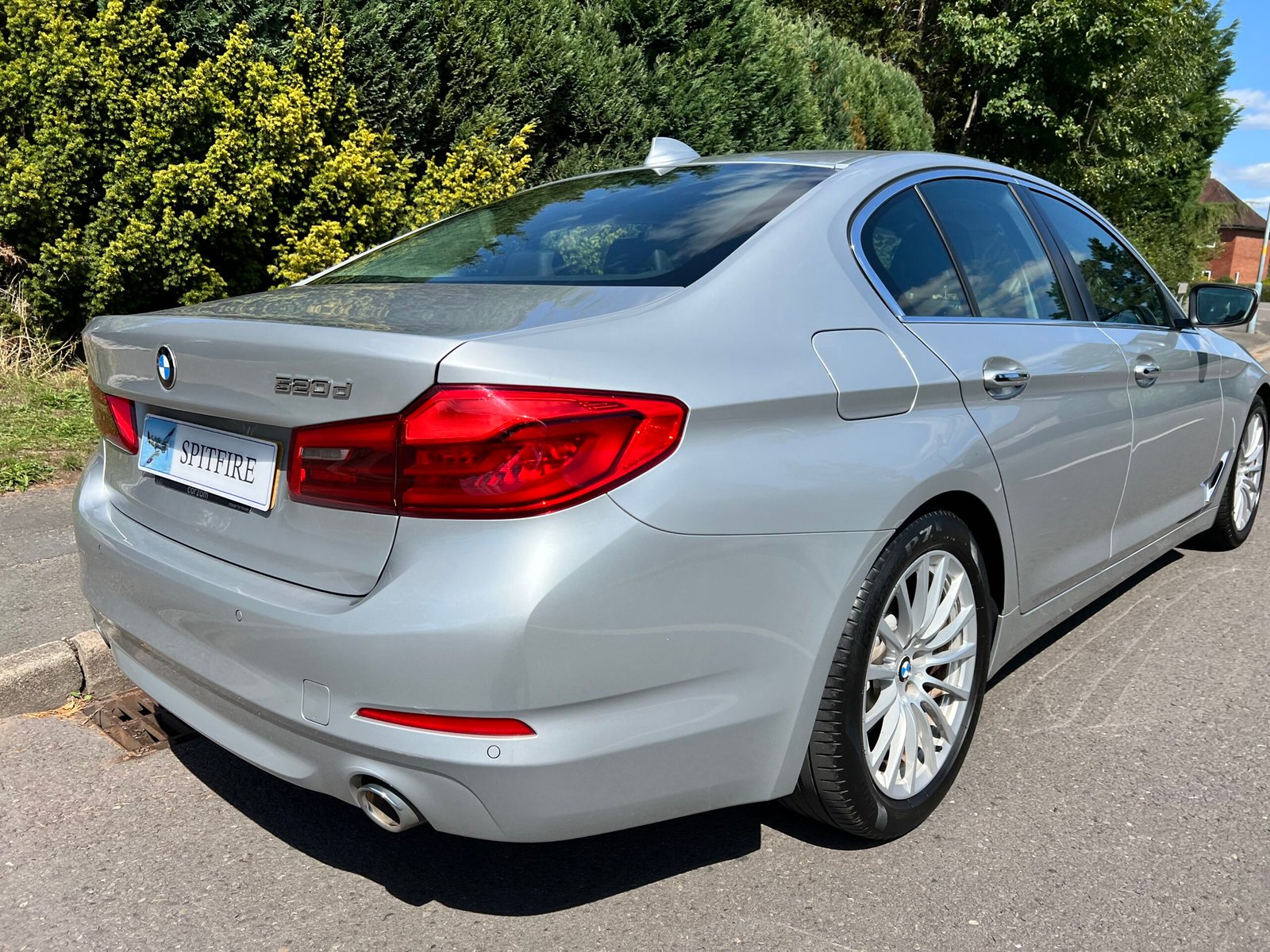 
								BMW 5 Series 2.0 520d ED SE Auto Euro 6 (s/s) 4dr full									