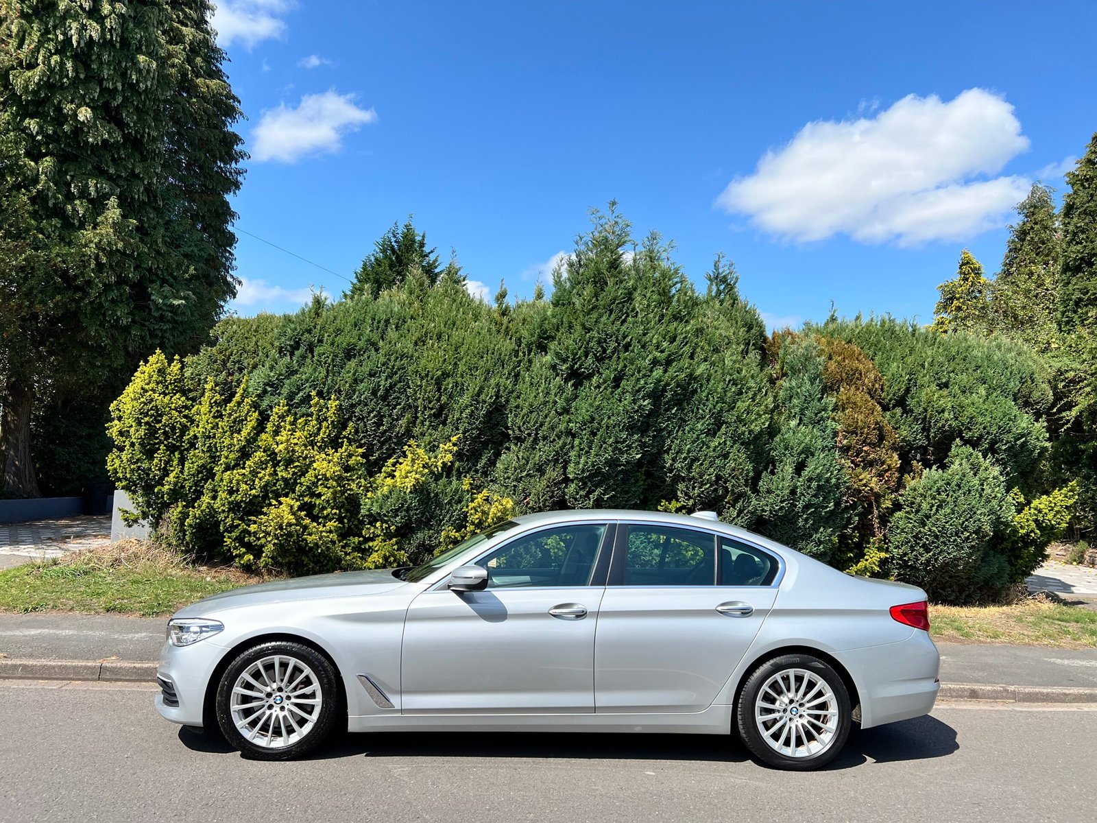 
								BMW 5 Series 2.0 520d ED SE Auto Euro 6 (s/s) 4dr full									