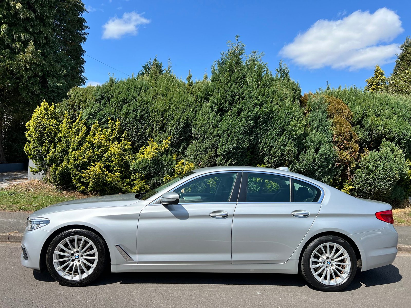 
								BMW 5 Series 2.0 520d ED SE Auto Euro 6 (s/s) 4dr full									
