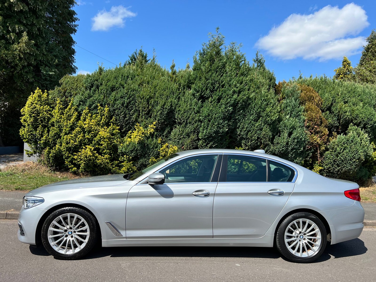 
								BMW 5 Series 2.0 520d ED SE Auto Euro 6 (s/s) 4dr full									